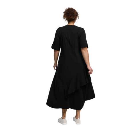 'Valeria' Jurk &ndash; vloeiend, modern & vrouwelijk zwart