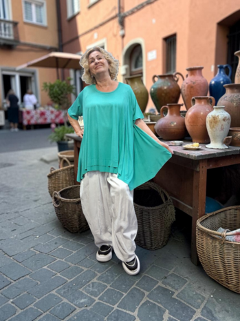 Basic-shirt-A-lijn-mintgroen met deelnaden
