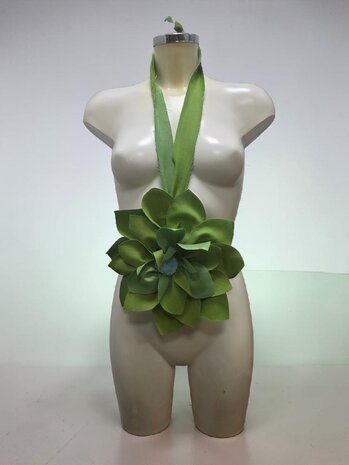 Handgemaakte ketting groen met grote bloem