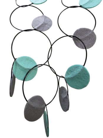 Handgemaakte ketting mintgroen met grijs