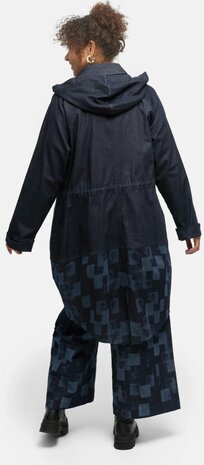Nila Denim Jas &ndash; Stoer, Stijlvol & Bijzonder&ndash; donker denim, capuchon