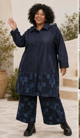 Nila Denim Jas &ndash; Stoer, Stijlvol & Bijzonder&ndash; donker denim, capuchon