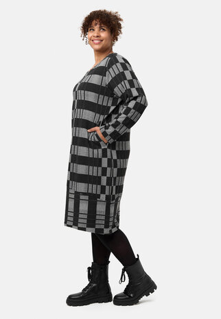 Jurk 'Karina' - V-hals en modern ruitpatroon