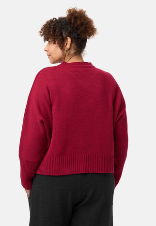 Gebreide trui 'Vella'- rood  zachte, hoogwaardige gebreide stof met V-hals