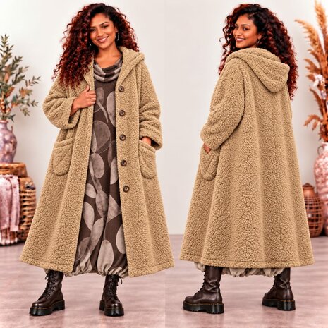 Beige The Ultimate Cozy Teddy Coat &ndash; Oversized & One-Size Curvy Luxe Jas