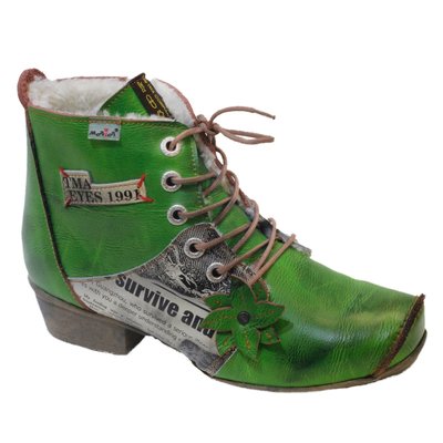 Leuke halfhoge schoen, groen met veter, leuke letterprint en bloem op de schoen