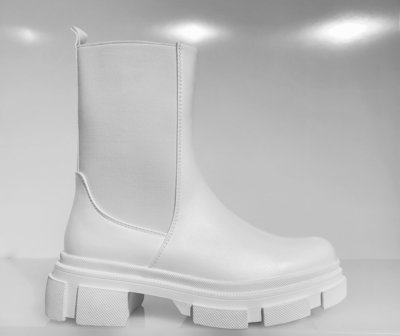Stoere boots, halfhoog, wit, met hoge zool, elastieke band aan buitenzijde