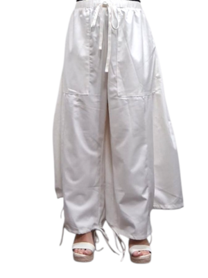 Broek-wit-asymmetrische zoom