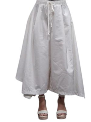 Ruime broek-wit-asymmetrische zoom en strikkoord