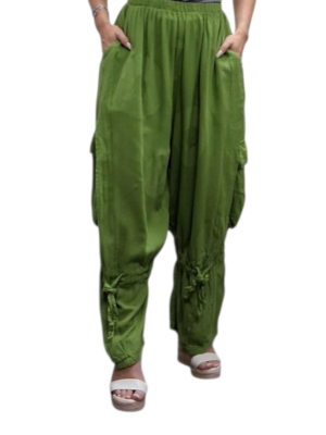 Wijde broek met grote zakken100% cotton groen