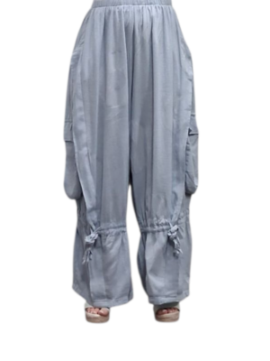 Wijde broek ijsblauw met grote zakken100% cotton