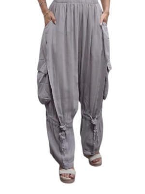 Wijde broek licht grijs met grote zakken100% cotton