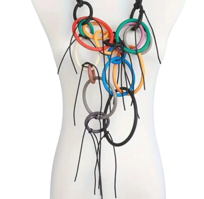 Rubberen ketting zwart met kleurige ringen