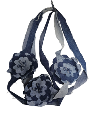 Myrjo hand make ketting, denim bloemen motief