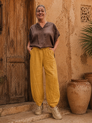 Broek mosterd met  rekbare tailleband 100% linnen