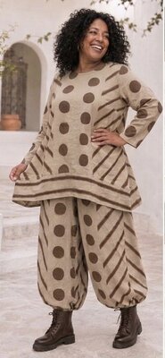 Tijdloze-tuniek,-Zand-met-unieke-Printdetails