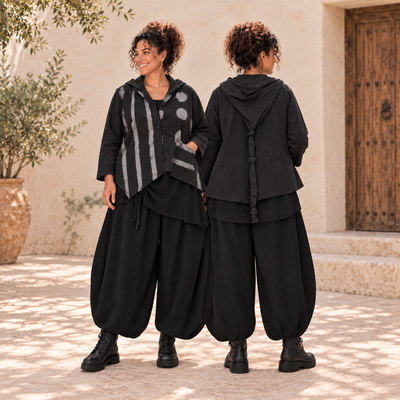 Katoenen Jasje Zwart met Asymmetrische Print & Puntmuts